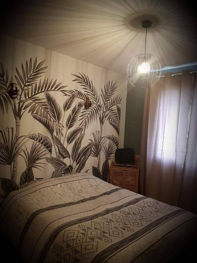 Location de vacances pour 7 personnes, avec vue et terrasse ainsi que vue sur le lac et piscine à Saint-Étienne-du-Bois - 2