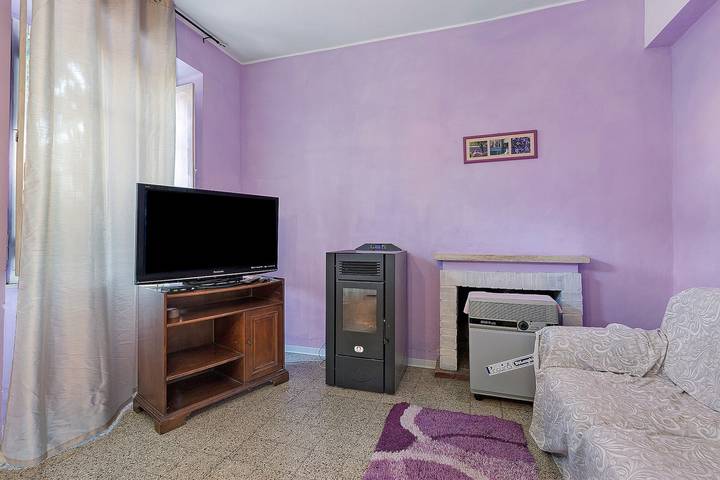 Ganze Wohnung, Apartment 'Piano Terra' mit Gemeinschaftsgarten, WLAN und Klimaanlage in Monte Compatri, Parco Regionale dei Castelli Romani