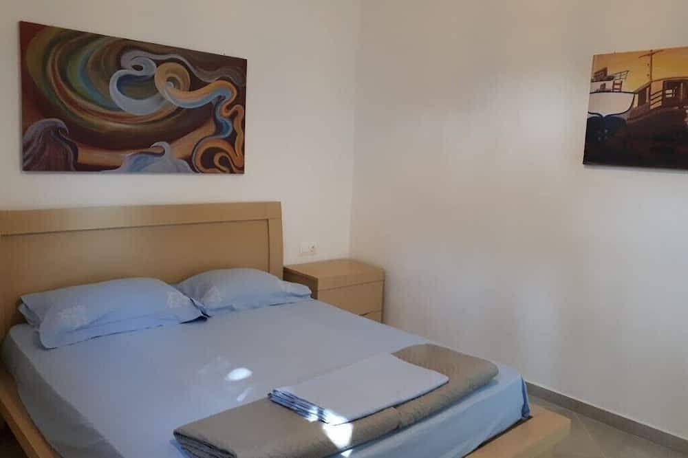 Geheel appartement, Spacious apartment with mountain views, large garden and terrace. Ideal location in Agia Galini, Rethymno en omgeving