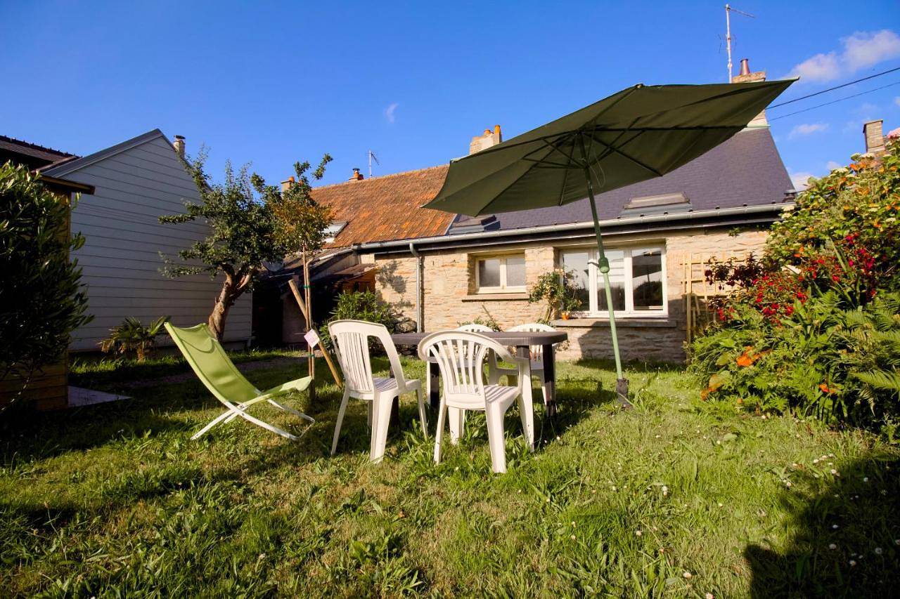 Maison de pêcheur à 50m de la mer & 10min ferry, 3 chambres, 7 personnes, intendance Luxury Host in Tourlaville, Cherbourg-en-Cotentin
