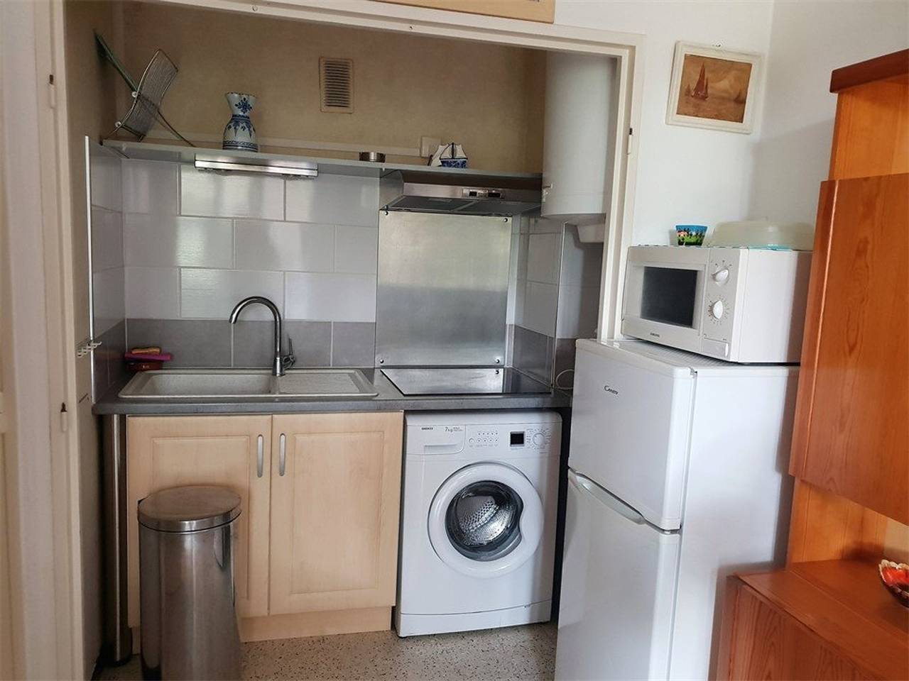 Entire apartment, Cozy 2-Room Apartment, Balcony & 50m to Beach, Argelès-sur-Mer, Sleeps 4 in La Côte Vermeille, Argelès-sur-Mer