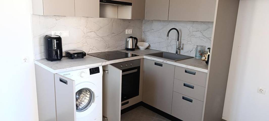 Gîte pour 2 personnes, avec balcon dans Liapádes - 2