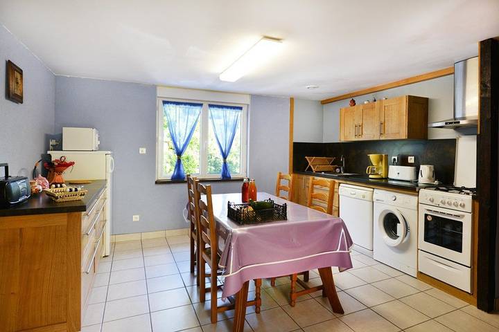 Gîte pour 3 personnes, avec piscine ainsi que jardin et terrasse dans l' Aveyron - 4