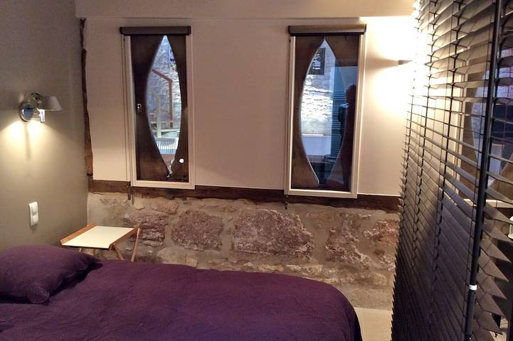 Gîte pour 4 personnes, avec terrasse ainsi que piscine et jardin à Bouniagues - 3