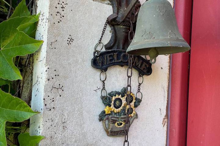 Location de vacances pour 10 personnes, avec jardin à Valdivienne