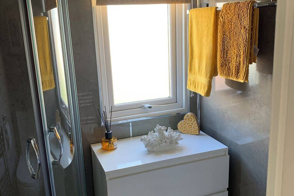 Aurora luxury beach lodge at silver sands lossiemouth 2 minute walk to beach in Lossiemouth, Moray