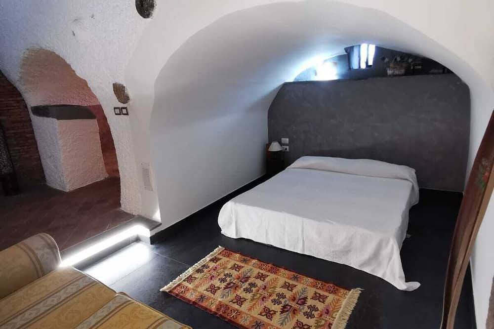 \"Il Palmento\" huis, gerenoveerd op het platteland, tussen Etna Taormina en de zee in Santa Venerina, Etna