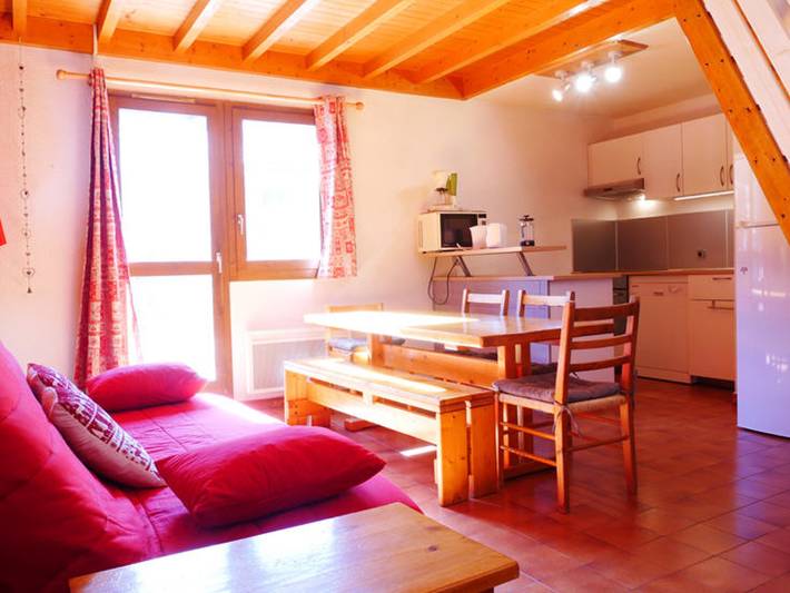 Gîte pour 7 personnes, avec Terrasse dans Office de Tourisme de Montchavin les Coches