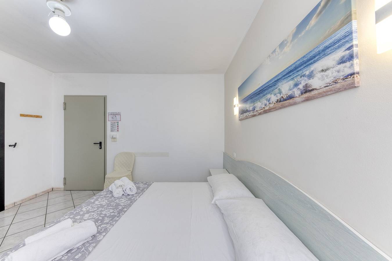 Inn 'Doppia 3' met Balkon, Wi-Fi en Airconditioning in Golf van Tarente