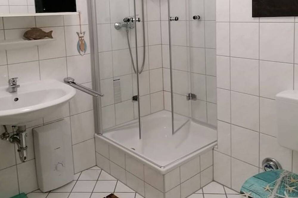 Ganze Wohnung, Ferienwohnung mit Seezugang - Residenz am See in Vietgest, Krakow am See