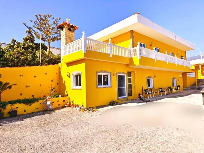 Maison d’hôte pour 3 personnes, avec Balcon et Terrasse ainsi que Jardin et Vue à La Jaca