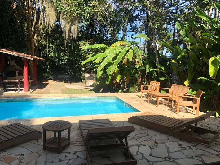 Vacation house for 14 people, with hot tub and yard as well as balcony in Brazil