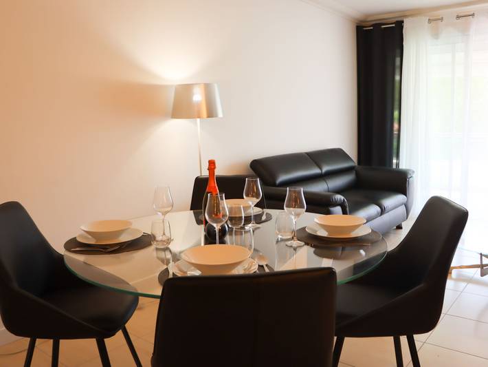 Vacation rental for 6 people, with yard and terrace in Cannes