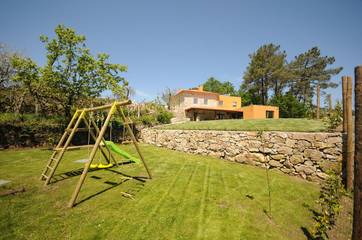 Villa for 10 People in Cossourado e Linhares, Minho Province, Photo 1