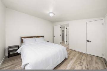 Vacation Rental for 6 Guests in West Seattle, Seattle, Picture 1