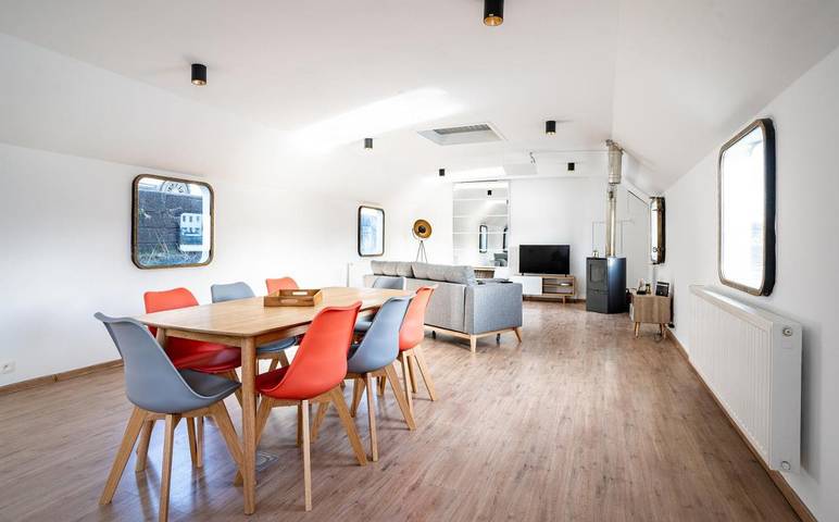 Bateau pour 8 personnes, avec vue sur le lac ainsi que jardin et vue à Namur - 4