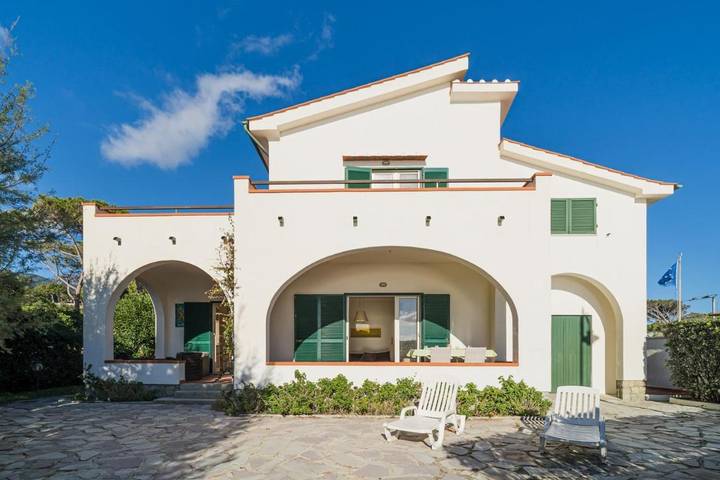 Villa per 10 persone, con giardino e panorama nonché terrazza, con animali domestici - 1