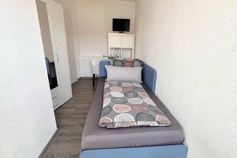 Ganze Wohnung, Ferienwohnung/App. für 9 Gäste mit 160m² in Friedrichshafen in Friedrichshafen, Region Bodensee-Oberschwaben