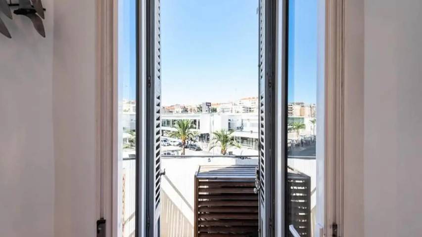 Gîte pour 7 personnes, avec balcon dans Gare De Cannes - 3