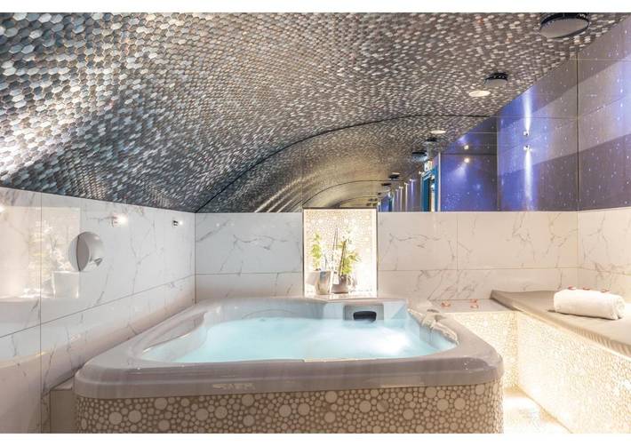 Hôtel pour 2 personnes, avec jacuzzi et sauna