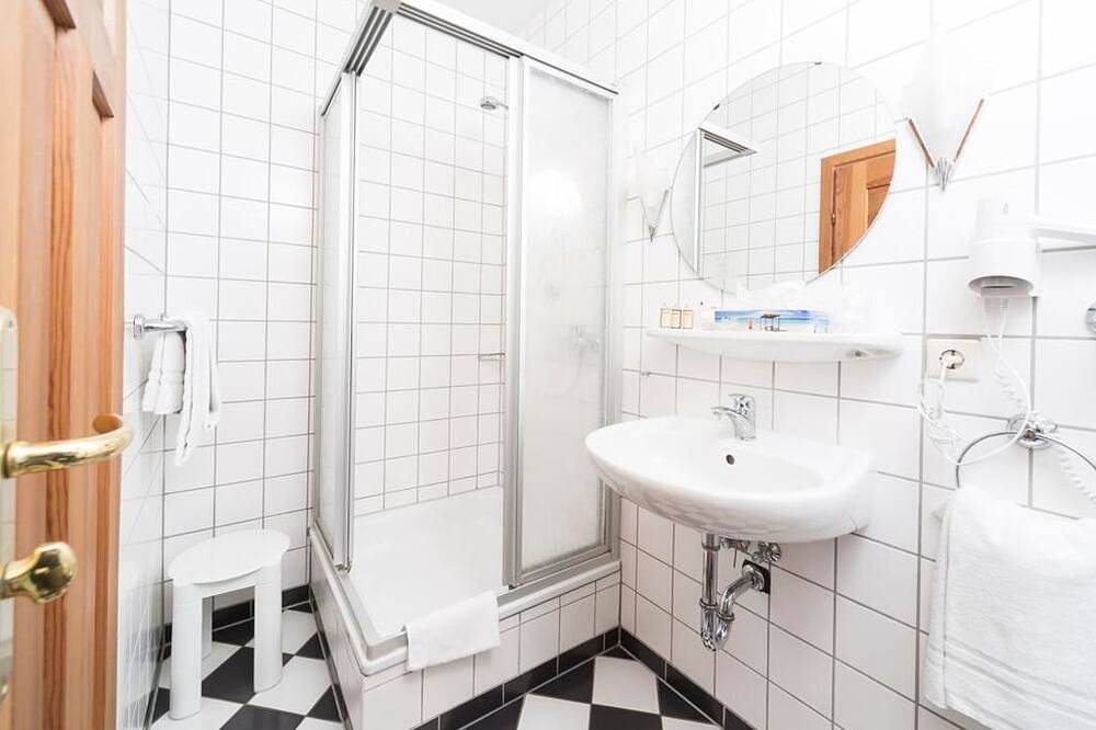 Hotel-Landgasthof Altes Stadttor - Doppelzimmer Dusche/Wc in Kastellaun, Hunsrück