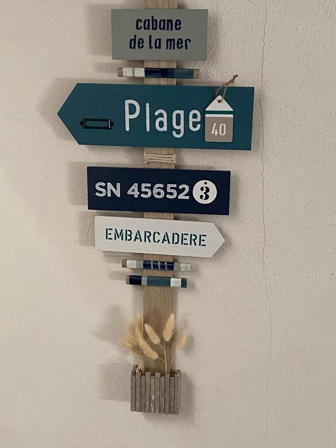 Les loges de yoff in Ambon, Côte des Mégalithes