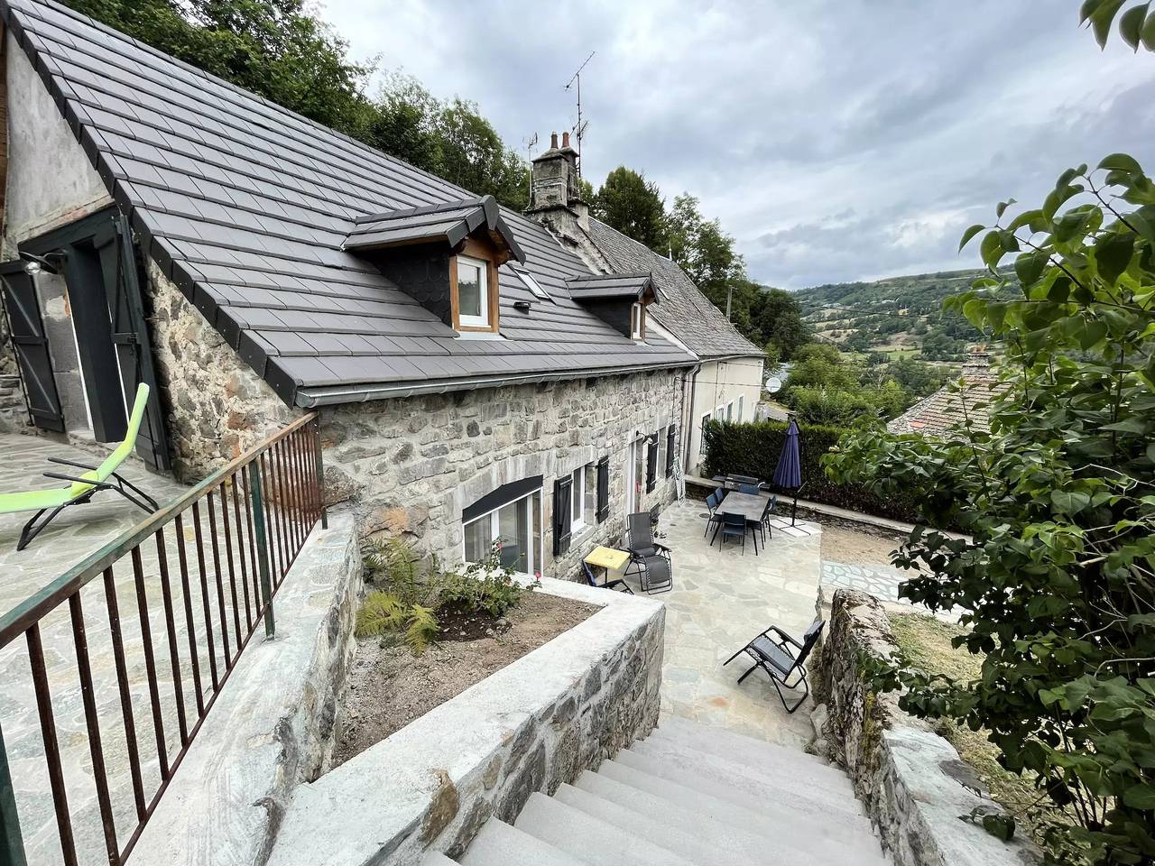 Haus im Herzen der Vulkane der Auvergne in Laveissière, Regionaler Naturpark Volcans d'Auvergne