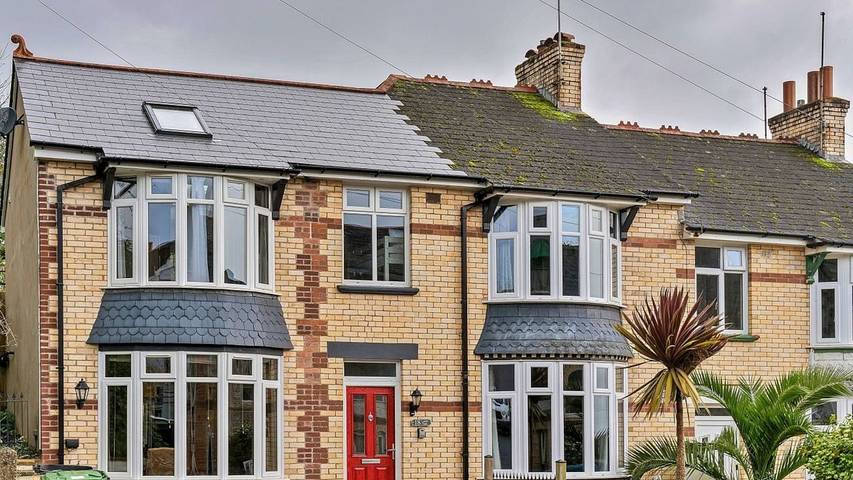 Holiday home for 9 people, with garden in Ilfracombe