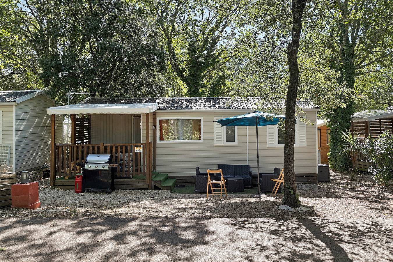 3-Bedroom Mobile Home with Air Conditioning, Shared Pool and Private Terrace