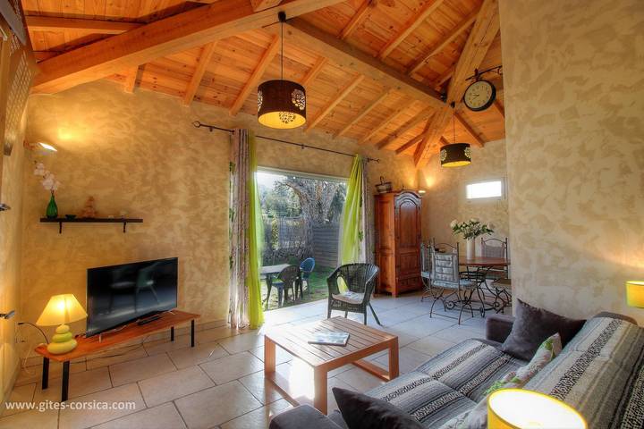 Gîte pour 2 personnes, avec Terrasse et Piscine à Appietto - 4