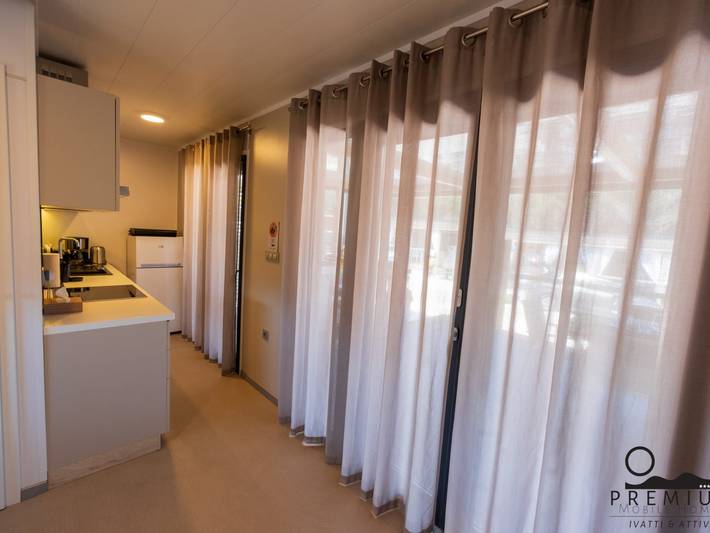 Wohnwagen für 4 Personen, mit Pool und Terrasse, kinderfreundlich in Drage - 2