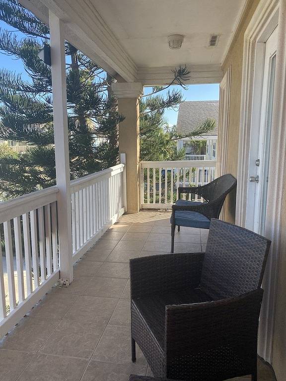 Vacation home for 13 people, with balcony and hot tub in South Padre Island