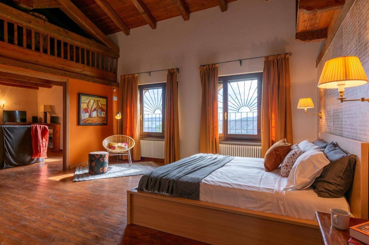 Quattrovigne - Country House in Mango , Langhe