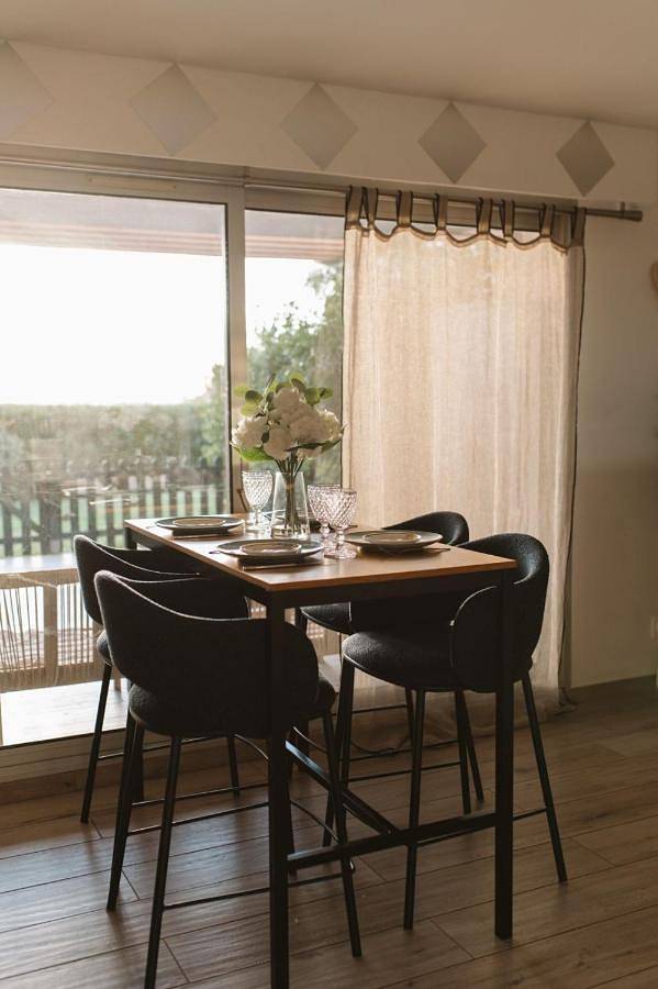 Gîte pour 4 personnes, avec vue et terrasse dans Plage de la Pierre au Tambour - 4