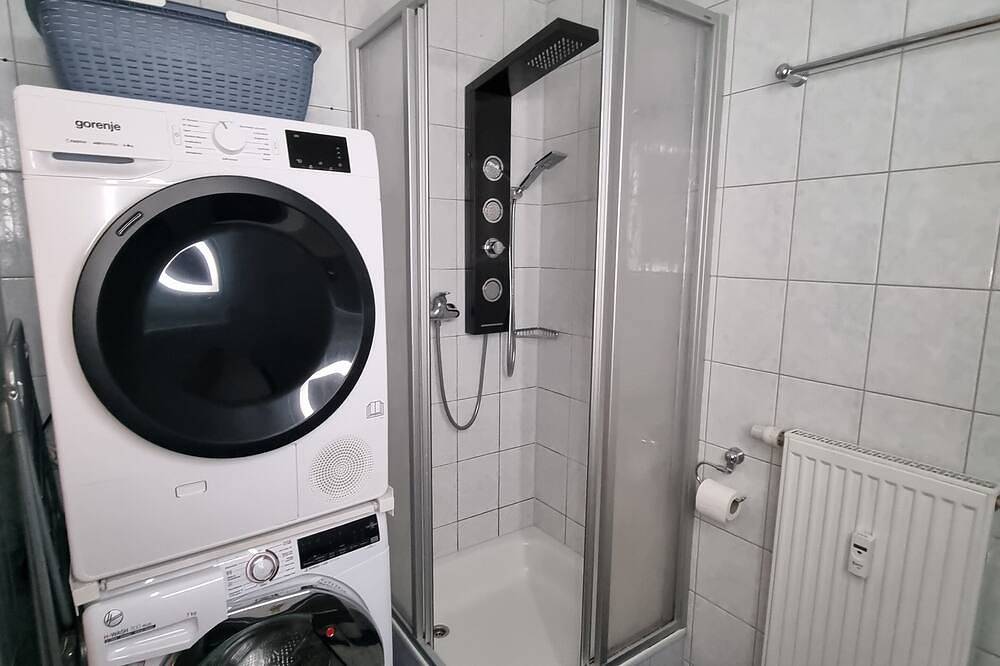 Entire apartment, Quiet vacation apartment for 4 guests, 60m² in Bad Elster near forest, pond. Parking lot in Bad Elster, Chemnitz (region)