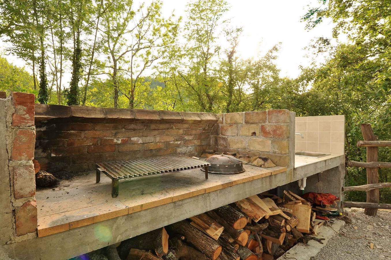 Ferienhaus mit gemeinsamem Pool  in Buzet, Zentralistrien