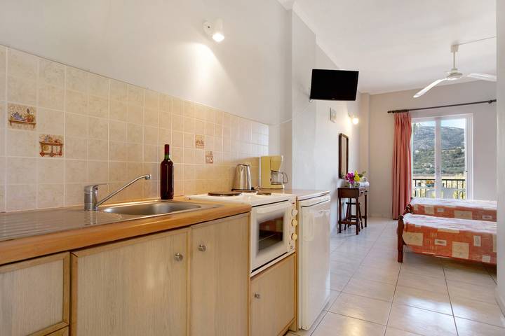 Studio für 3 Personen, mit Garten und Balkon, mit Haustier in Laganas - 4