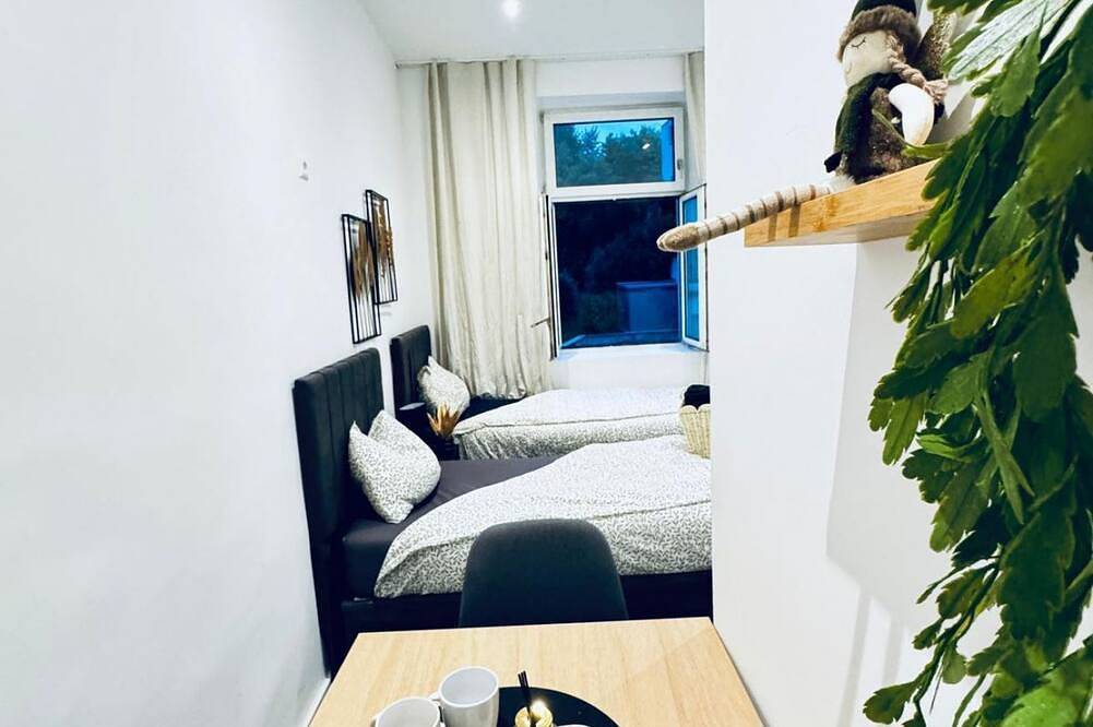 Ganze Wohnung, Compact Studio Apartment with Essentials, Ideal for 2 Guests in Klosterneuburg, Wienerwald