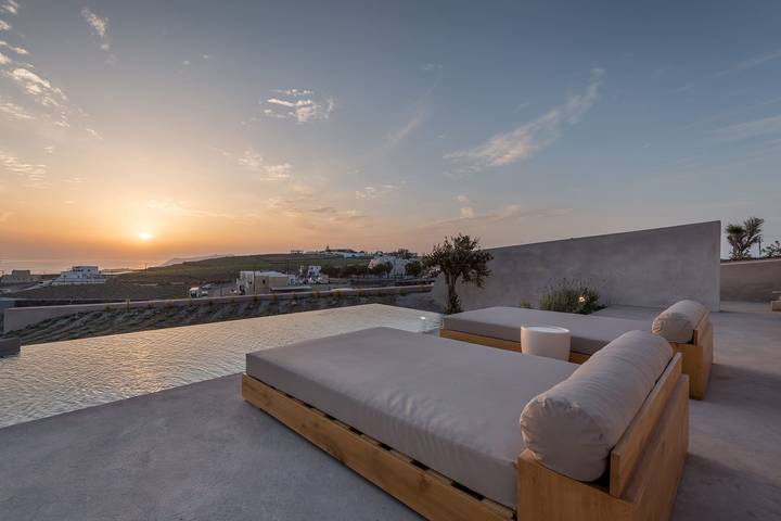 Ferienhaus für 8 Personen, mit Balkon und Whirlpool sowie Garten auf Santorin