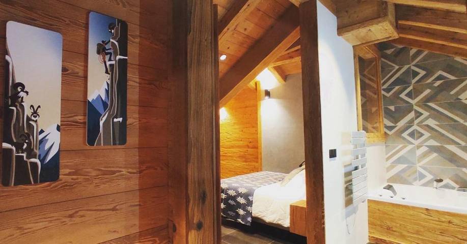 Chalet pour 4 personnes, avec balcon et jacuzzi - 1