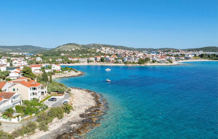 Location de vacances pour 7 personnes, avec terrasse, animaux acceptés à Rogoznica - 4