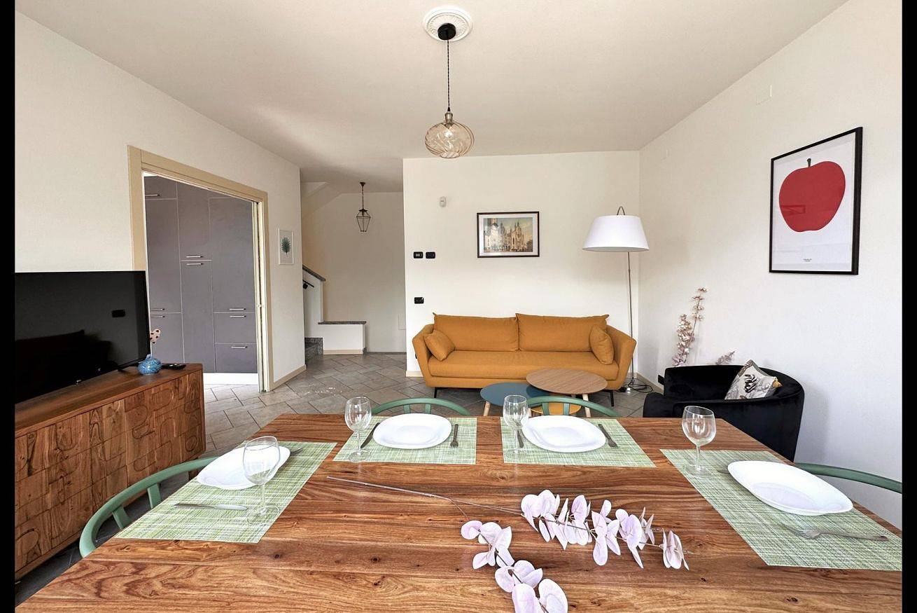 Hel lejlighed, Glitering Lake View in Carate Urio, Comosøen