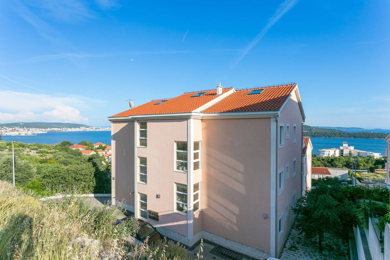 Entire apartment, One bedroom apartment with terrace and sea view Seget Donji, Trogir A-21374-a in Seget Vranjica, Split-Dalmatia