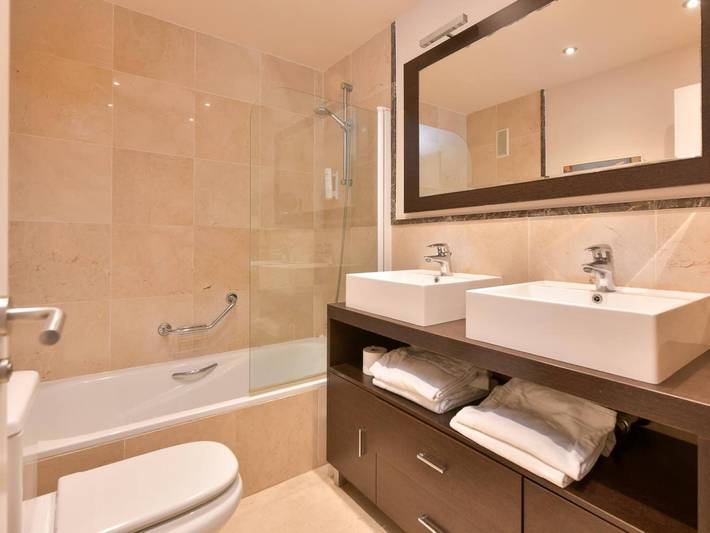 Appartement entier, Apartamento con vistas al mar lateral in Torrox Costa, Torrox