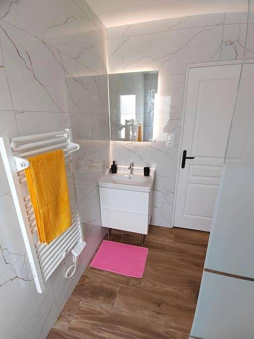 Location de vacances pour 6 personnes, avec terrasse à Chambretaud - 4