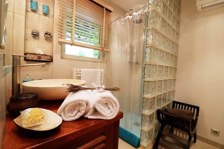 Solenzia St-Tropez : luxueux appartement à deux pas de Tahiti Beach in Ramatuelle, Côte méditerranéenne (France)