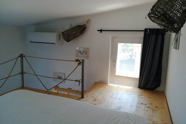 Cottage vor dem Strand, mit großem Garten und Parkplatz in Torre Colonna-Sperone, Altavilla Milicia