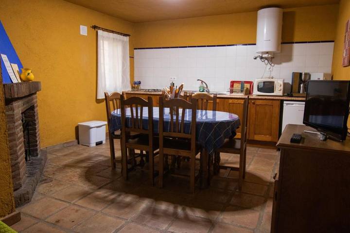 Casa rural para 4 personas, con jardín además de vistas y piscina, Se admiten mascotas en Valle del Genal - 3