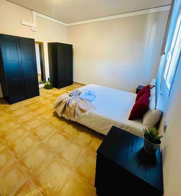 Casa rural para 8 personas, con Jacuzzi y Terraza además de Piscina y Vistas en Elche - 2