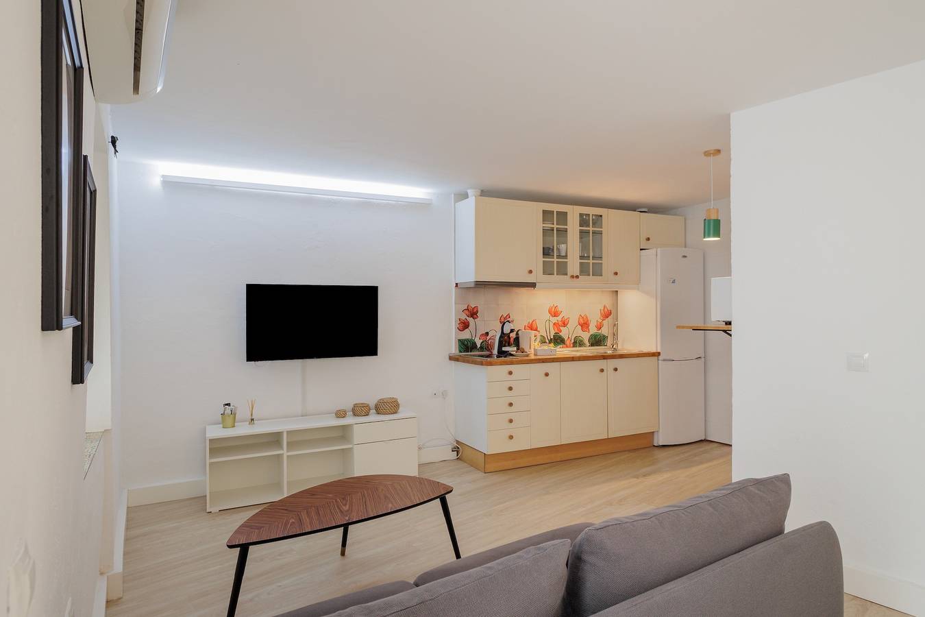 Appartement entier, Appartement 'Mini Loft avec Patio à La Alameda' avec Wi-Fi et Climatisation in Casco Antiguo, Séville